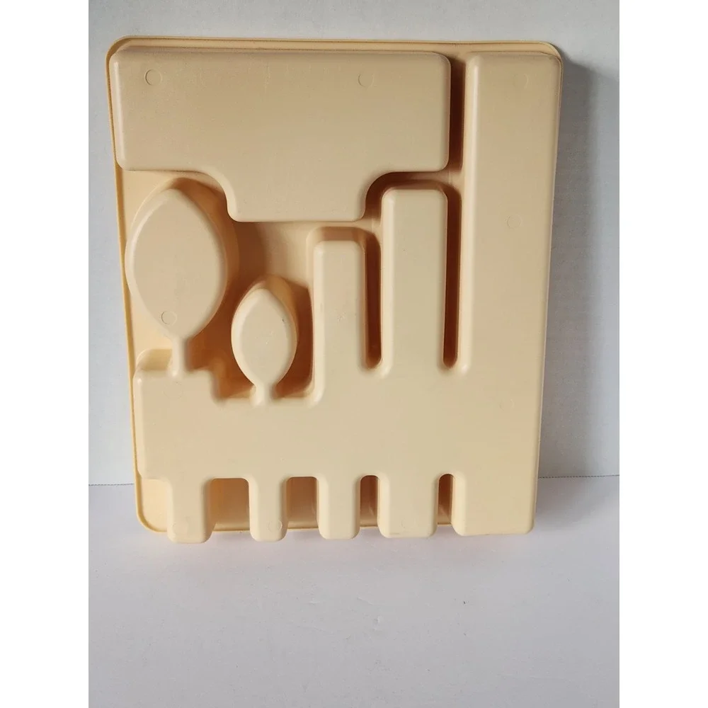 VTG Rubbermaid Silverware Flatware Utensil Holder‎ Tray 2922 Almond, Tan